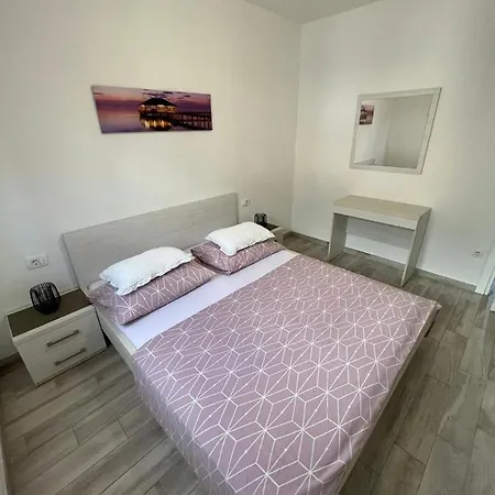 Apartmán Nova With Pool Makarská