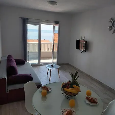 Nova With Pool Apartman Makarska