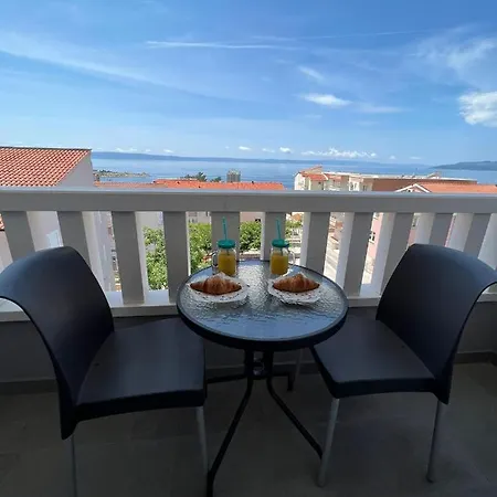 Nova With Pool Apartmán *