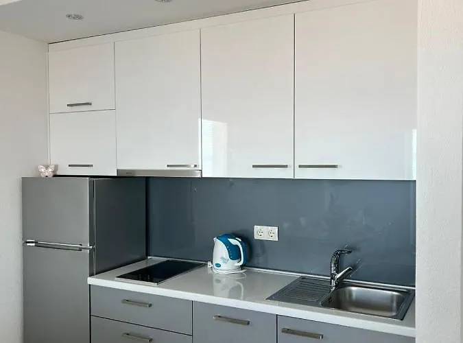 Nova With Pool * ماكارسكا