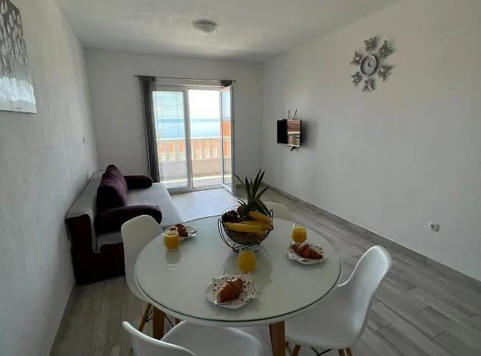 Nova With Pool شقة *