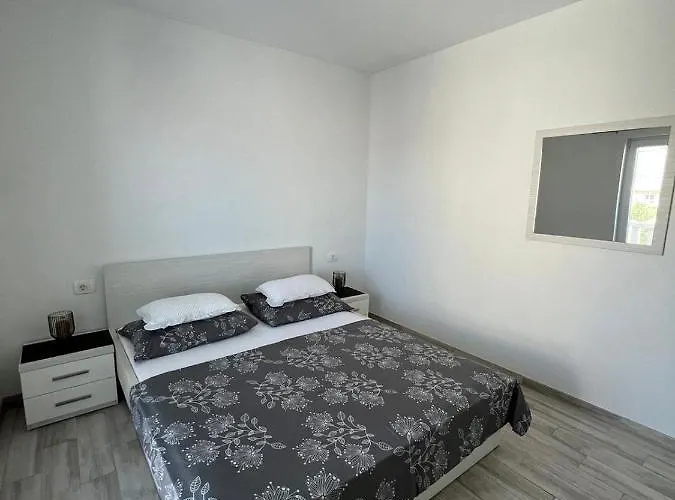 Nova With Pool شقة