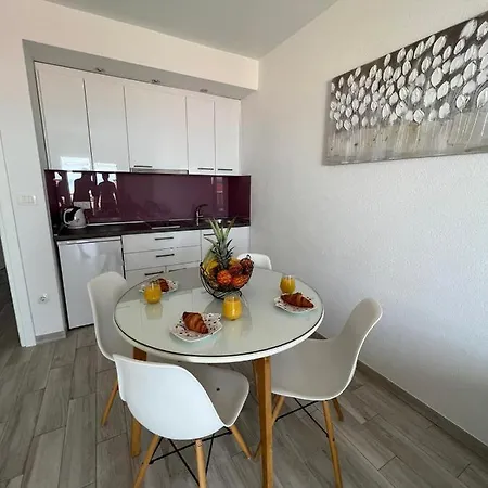 Nova With Pool Appartement