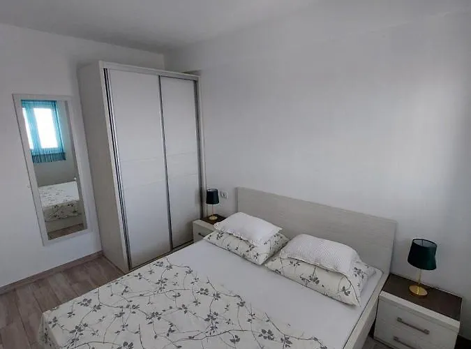 Lejlighed Nova With Pool Makarska